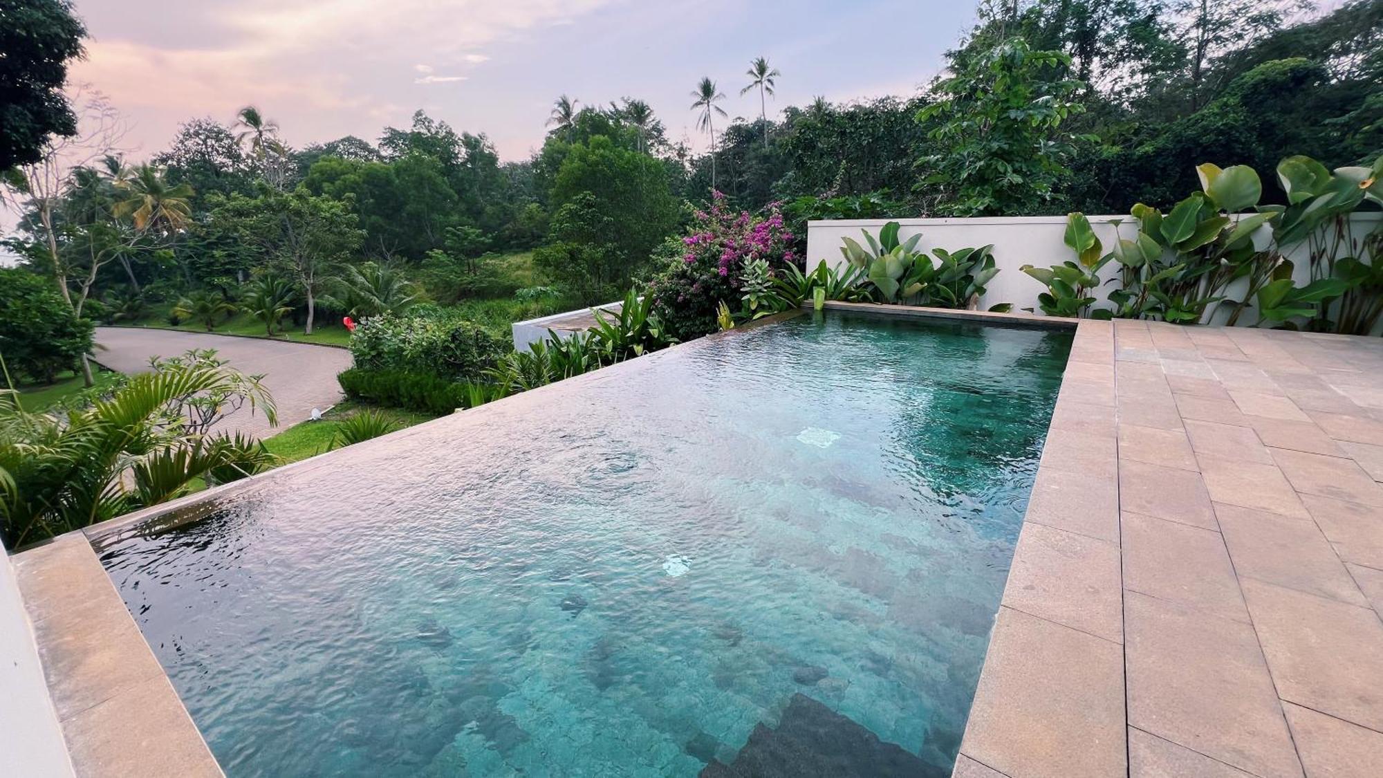 Novus Jiva Anyer
